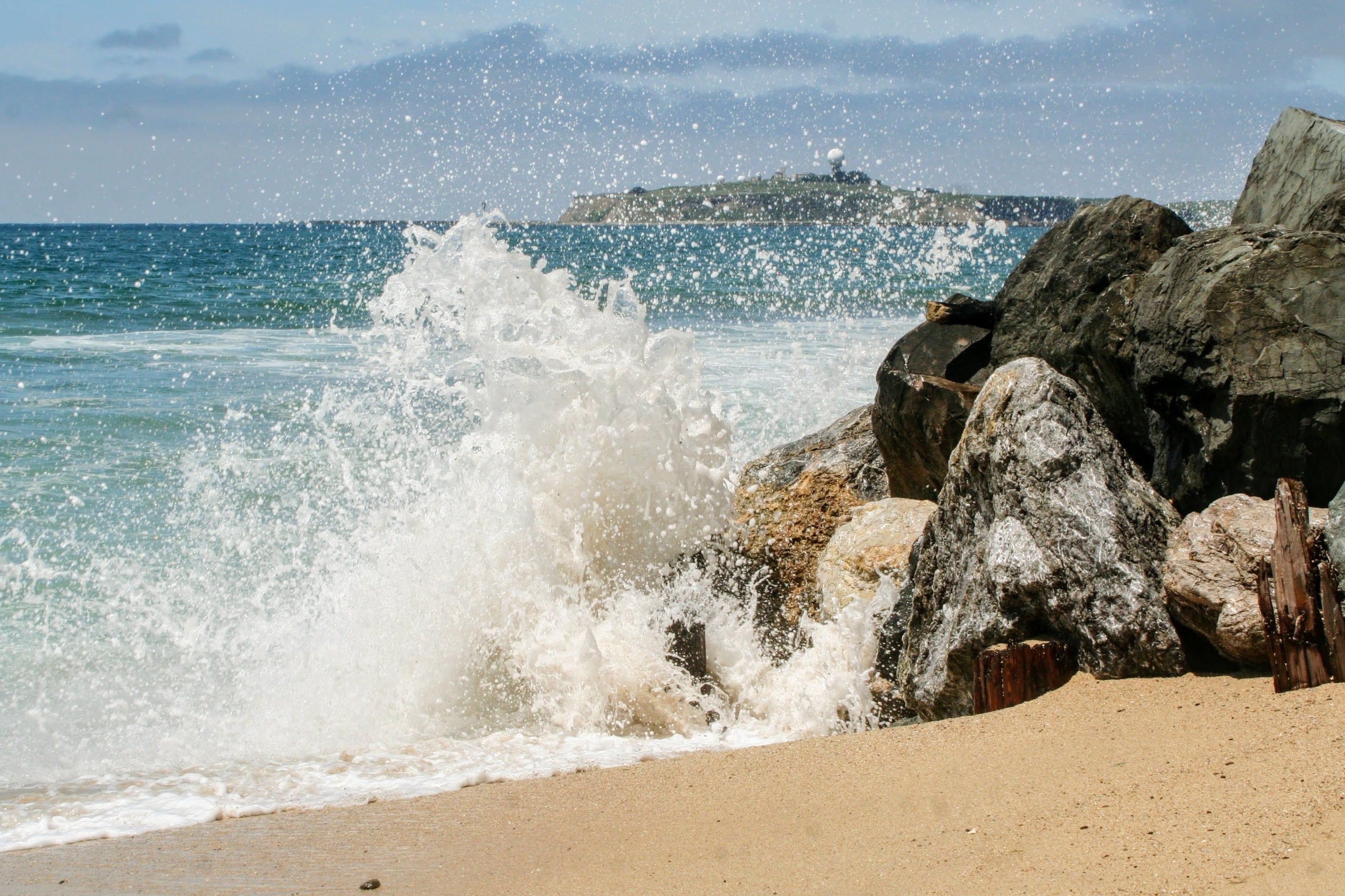 waves-hitting-shore